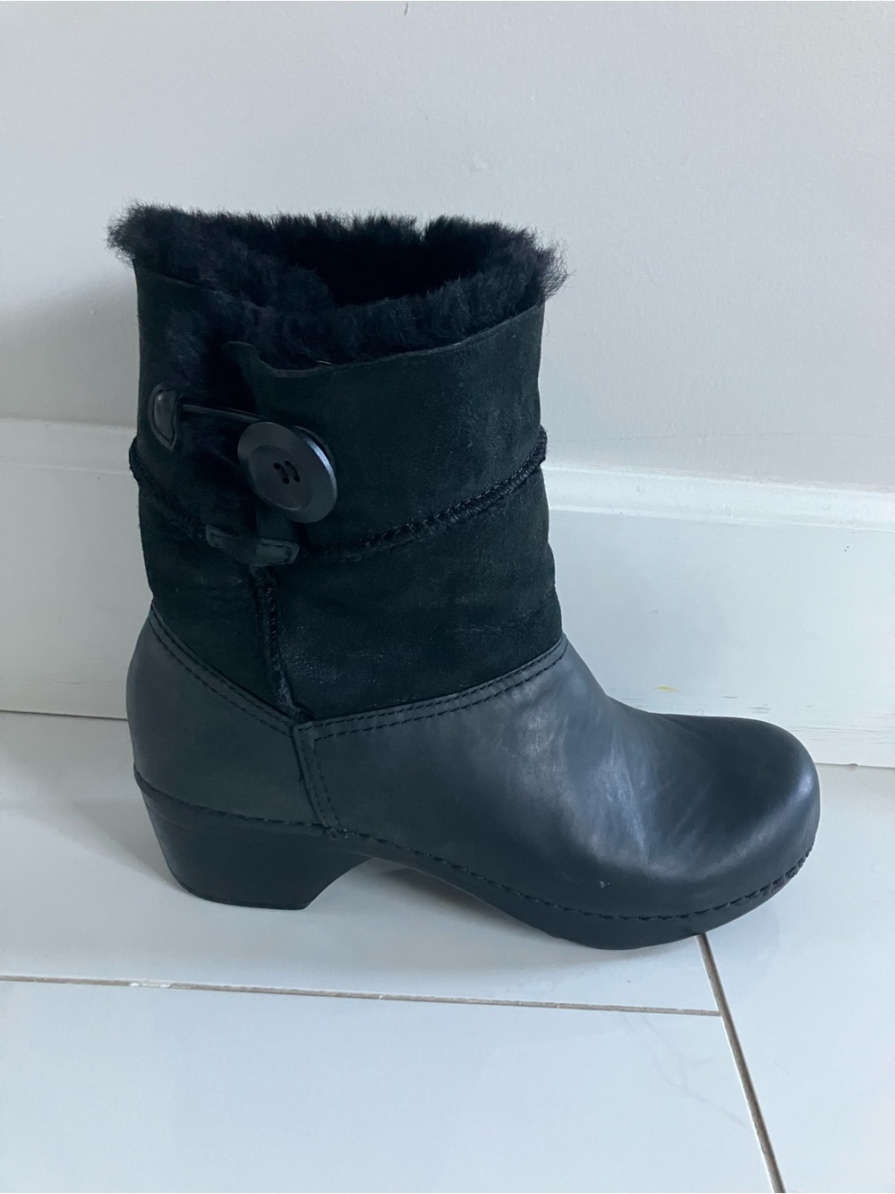 Dansko Black Suede & Leather warm lined Ankle Boots. Excellent condition